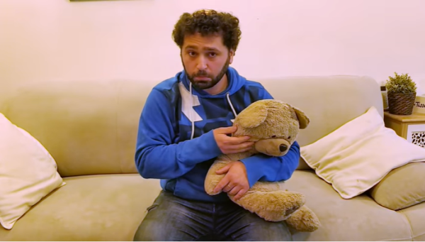 'אצלי הכל בסגר': אנדרדוס בלהיט מיוחד לקורונה. צפו