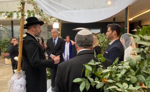 צפו: לצד נתניהו ושרה, דוברת רה"מ התחתנה בבלפור