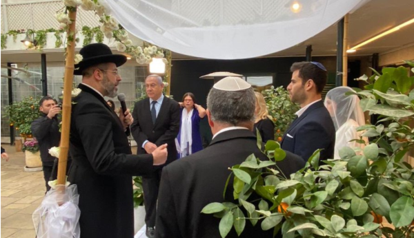 צפו: לצד נתניהו ושרה, דוברת רה"מ התחתנה בבלפור