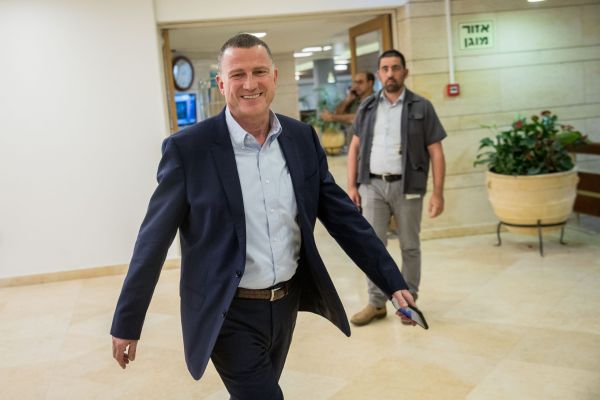 אין כינוס מעל 10 אנשים: אדלשטיין חתם על צו לניהול הכנסת