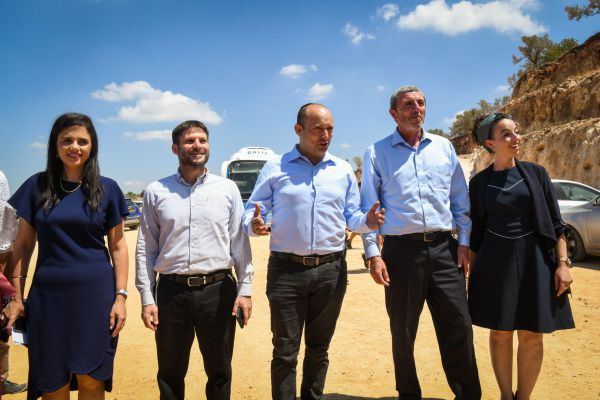 2 שרים בלבד: חלוקת תיקים מורכבת בימינה