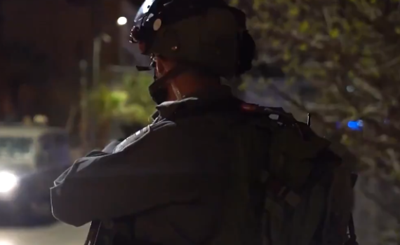 לוחמי ימ"מ עצרו הלילה 2 מבוקשים ברמאללה • צפו: