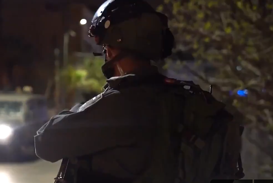 לוחמי ימ"מ עצרו הלילה 2 מבוקשים ברמאללה • צפו: