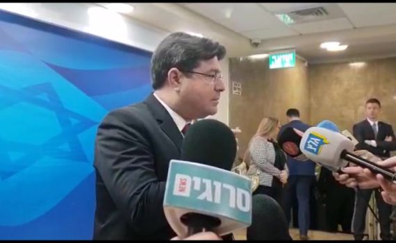 "מרמה והפרת אמונים של כחול לבן לציבור הבוחרים"