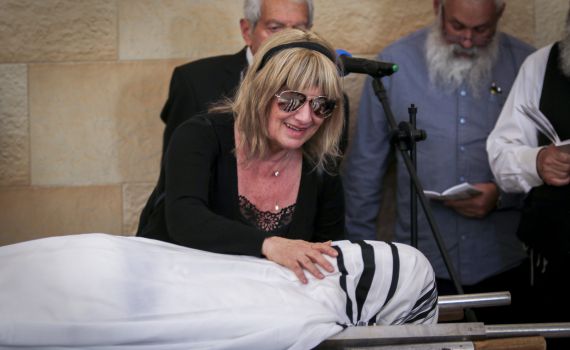 אשתו של מאיר איינשטיין ז"ל: "לא היית מאמין למה שקורה"