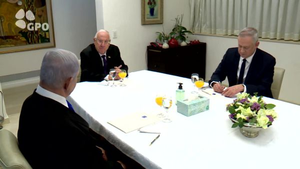 נתניהו וגנץ שוחחו על הקמת ממשלת חירום