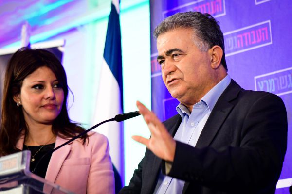 עמיר פרץ: אני בקשר עם אורלי לוי, שתמליץ על גנץ