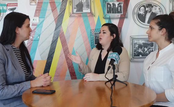 שירלי פינטו לסרוגים: "אני אישה, חילונית, מזרחית וחירשת"