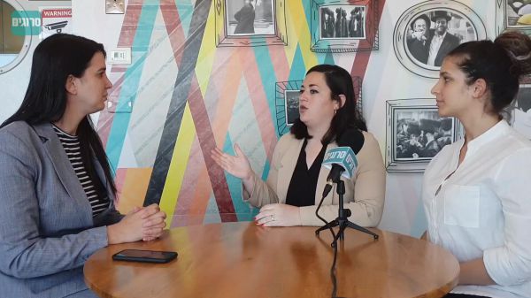 שירלי פינטו לסרוגים: "אני אישה, חילונית, מזרחית וחירשת"