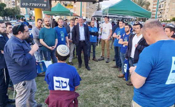 "תושבי יו"ש תצאו מהבתים, מכניסים את שרה ב"ק"