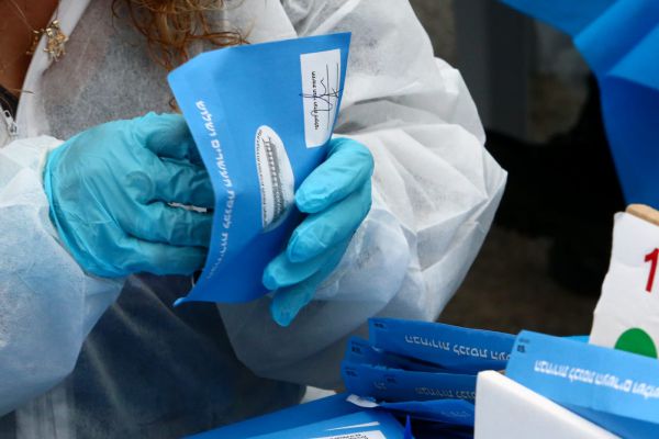 כך יראו הבחירות: הסעה לכל חולה וקלפי בנתב"ג