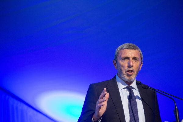 שר החינוך בוחן הפחתה של שכר הלימוד בישיבות ובאולפנות