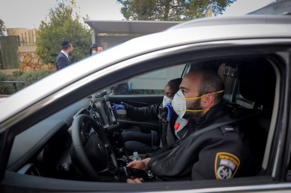 צפו: מעצר משטרתי של אדם שהפר בידוד