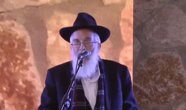 בקול חנוק: הרב שטרנברג הודיע על סגירת הישיבה