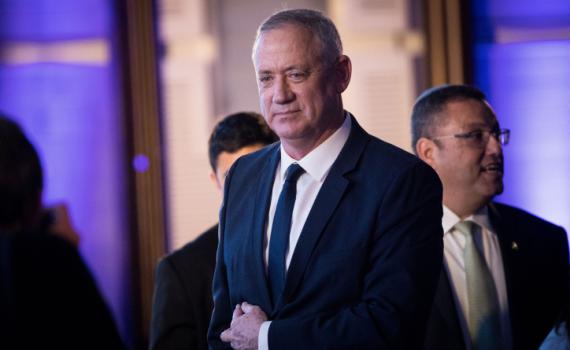 הסקר שגרם לגנץ לפרק את כחול לבן