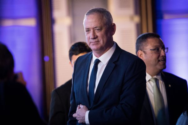 הסקר שגרם לגנץ לפרק את כחול לבן