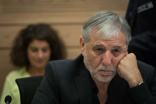 מאיר כהן מתהפך על גנץ: "הסיפור היה גדול עליו"