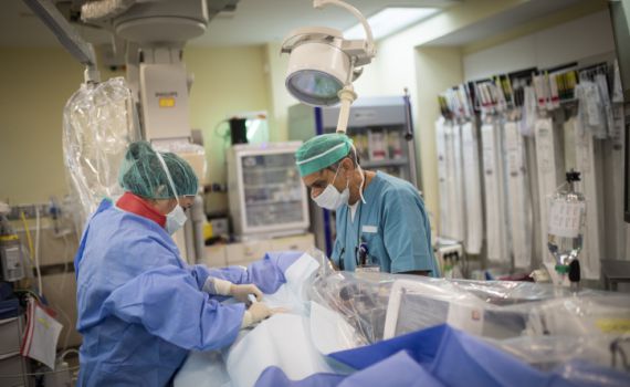 בתי החולים הונחו: לא לפטר עובדים עד דיוני התקציב