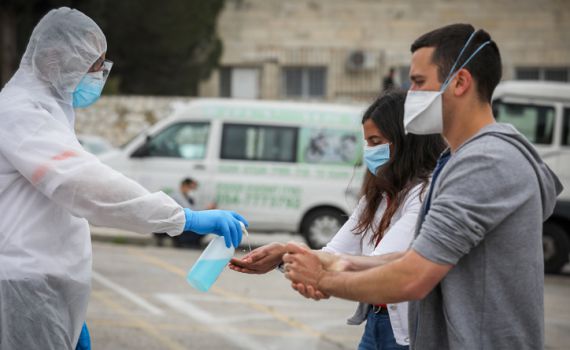 אלה המקומות והזמנים בהם שהו חולי הקורונה