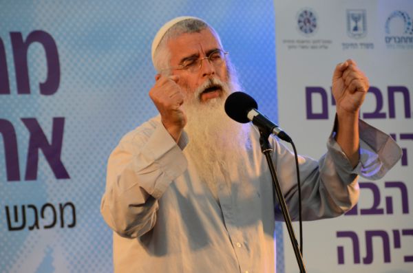 הרב דב זינגר הוא תושב גוש עציון שאותר כחולה קורונה