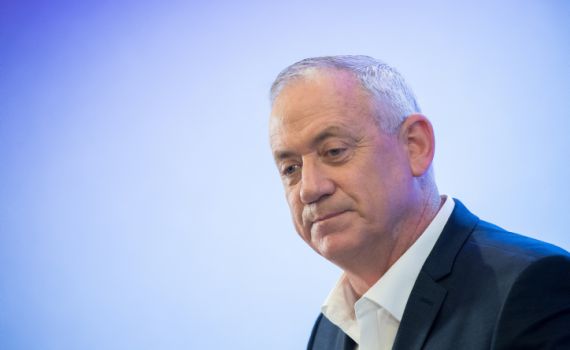 יותר מ-50%| סקר: גנץ פועל בניגוד לדעת בוחריו