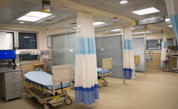 המסלולים והמקומות בהם שהו יותר מ-10 חולי קורונה