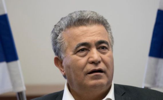 עמיר פרץ: להפסיק את הירי בנגמ"ש בגוש השמאל