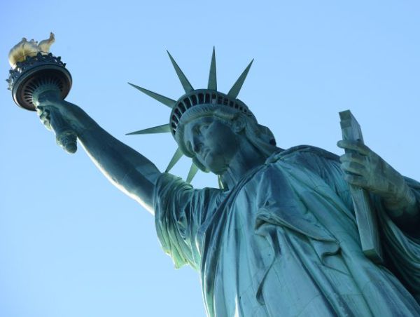 דיווח: ארה"ב מתכננת לחייב תיירים להתחסן באופן מלא