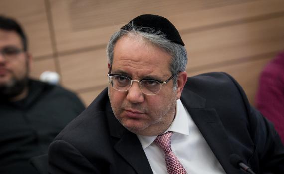 להם מותר? מגיש בתאגיד קרא לא להצביע נתניהו