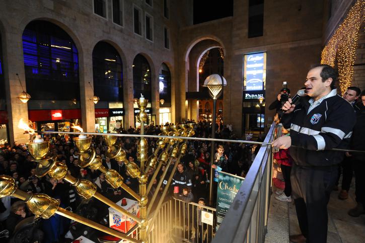 תפילת הילדים לשלומו של מייסד איחוד הצלה אלי ביר