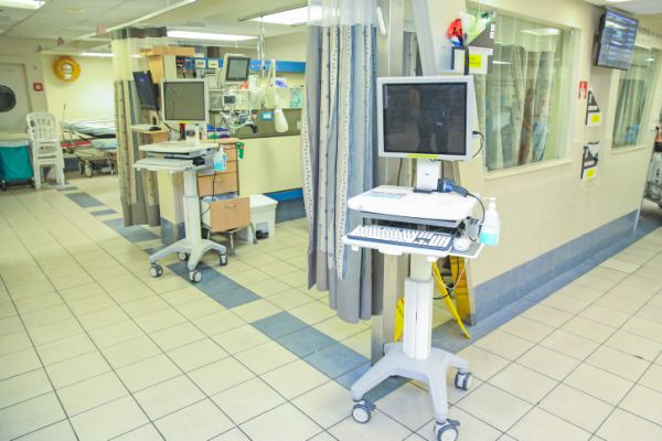 רופא מאיכילוב החלים מקורונה: "חוזר לטפל בחולים"