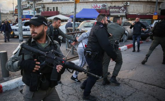 צפו: לוחמי מג"ב תופסים מיידי אבנים בירושלים