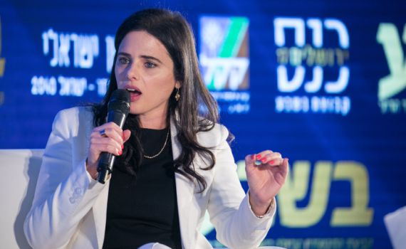 שקד מזהירה: "זו החרבת המהפכה שהובלנו"