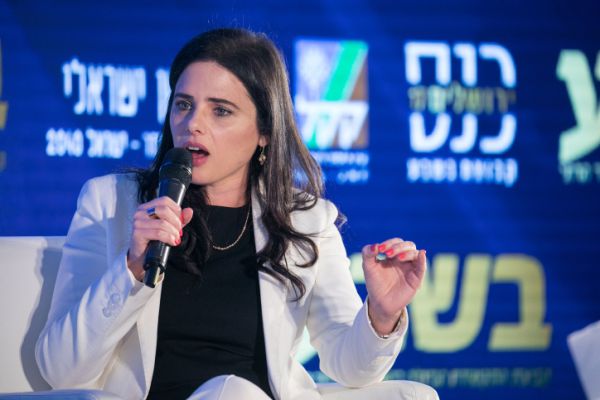 שקד מזהירה: "זו החרבת המהפכה שהובלנו"