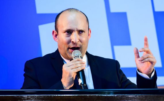 לשכת בנט: השר לא חותמת גומי של הפרקליטות