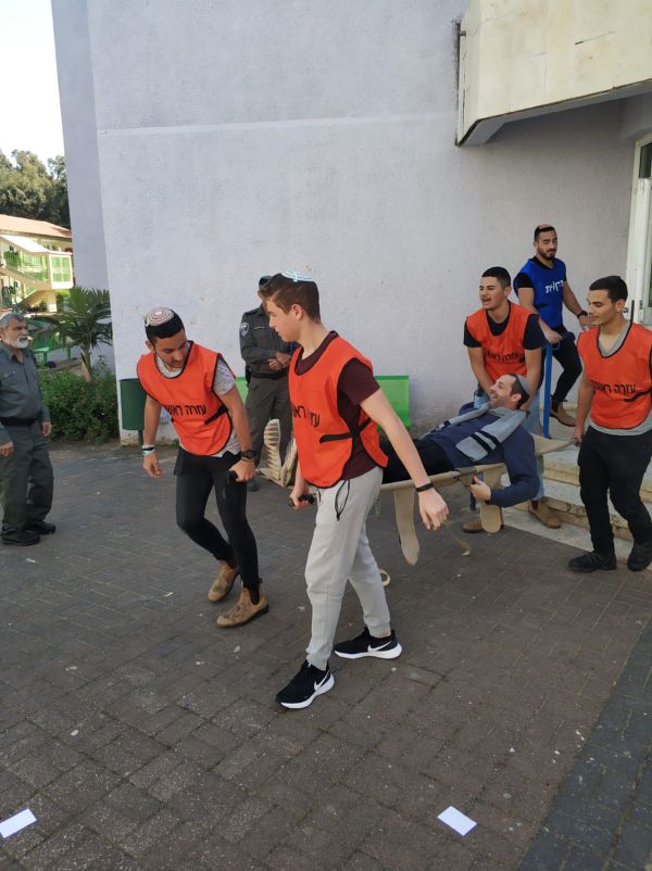 תלמידי ישיבות ואולפנות תירגלו ירידה למקלטים