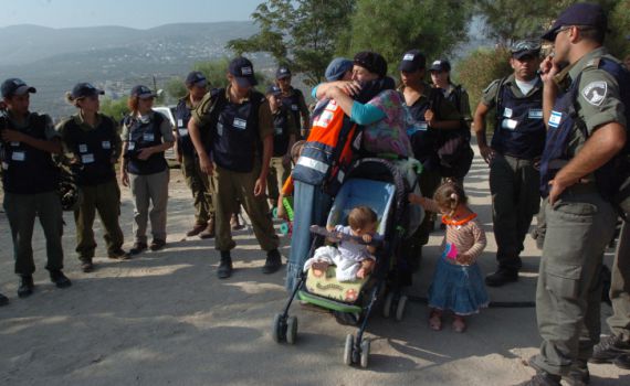 "שוחרי הדמוקרטיה" לא דאגו לה לפני 15 שנה