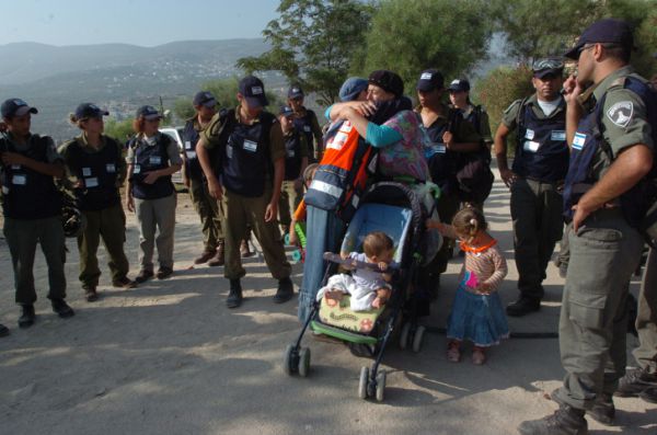 "שוחרי הדמוקרטיה" לא דאגו לה לפני 15 שנה