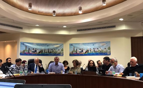 1,000 תלמידים בבידוד: "לא משאירים אף אחד לבד"