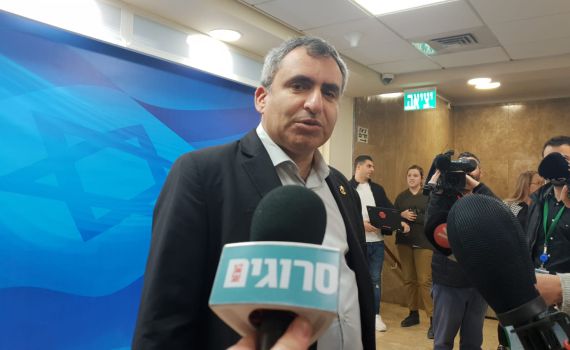 מי שרוצה ממשלת מיעוט – לשלוח אותו  לפסיכיאטר