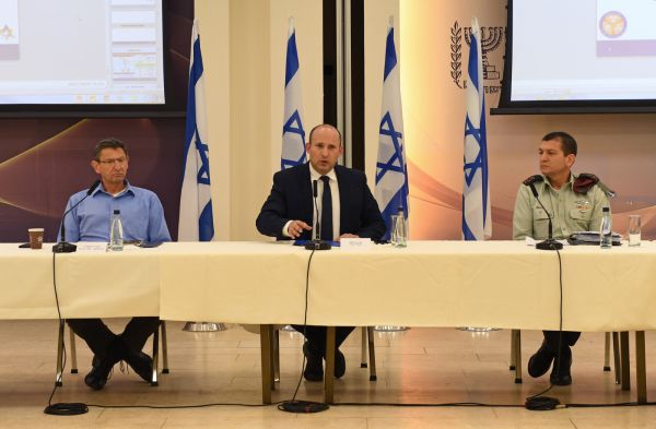 שר הביטחון נפתלי בנט: "אם צריך תפרו את הכללים"