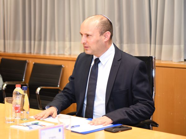 בנט: "מתנגד לסגר מלא, יש פעולות שניתן לעשות"