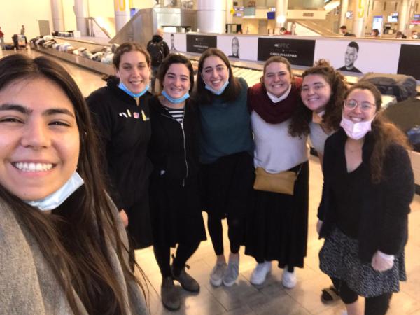 קורונה: בנות השירות לאומי שהיו בחו"ל שבו לביתם