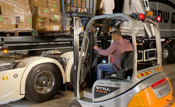 קורונה: 27 מכונות הנשמה ו-8 מליון מסכות הגיעו לארץ