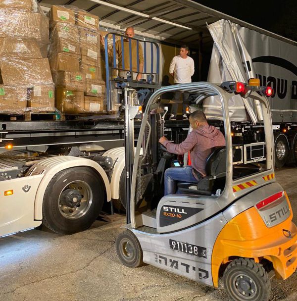 קורונה: 27 מכונות הנשמה ו-8 מליון מסכות הגיעו לארץ