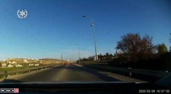 המשטרה עצרה נהג פלסטיני שלא הוציא רשיון