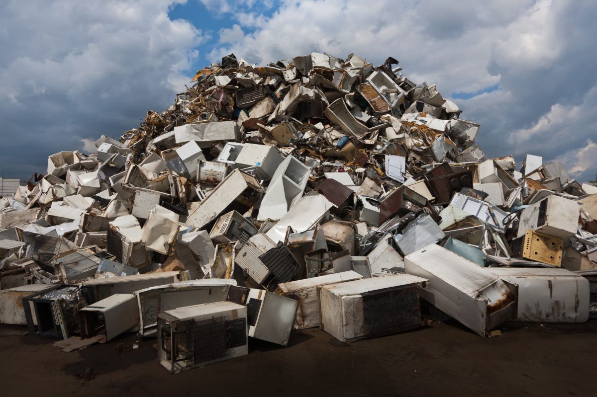 ירושלים נקיה | זורקים את המקרר הישן? כך תעשו זאת
