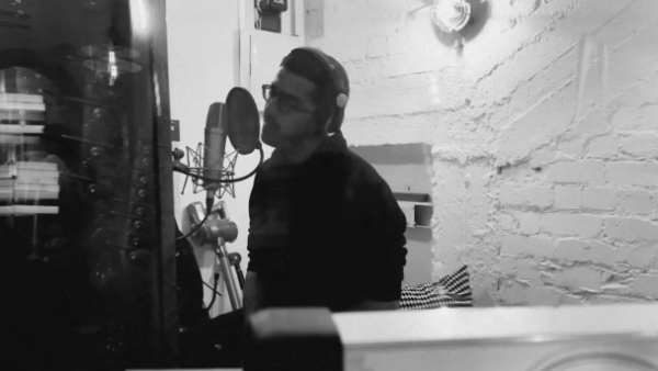 צפו: חנן בן ארי עושה עידן רייכל