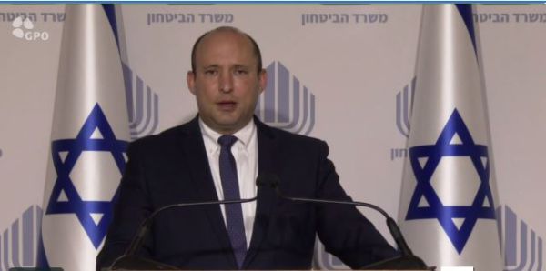 בנט: לקיים חתונות עד 50 איש, תפילות בשטח פתוח