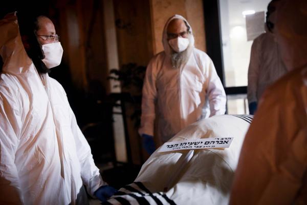 גלריה • מסע הלוויה של הרב ישעיהו הבר למנוחת עולמים